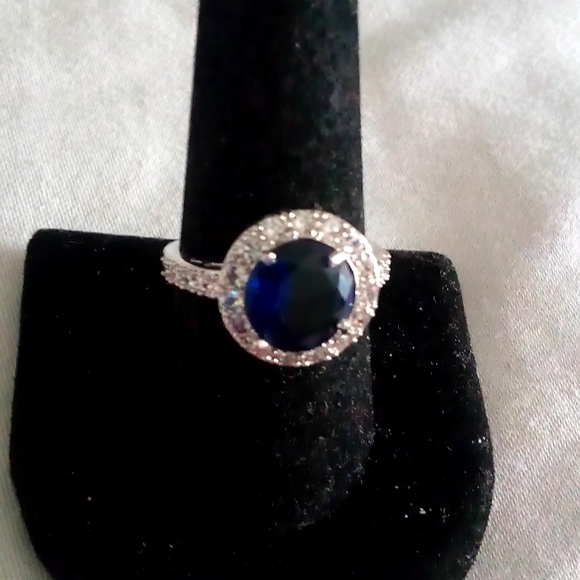 Unbranded Jewelry - Petite 2ct sapphire cocktail ring Size 8
